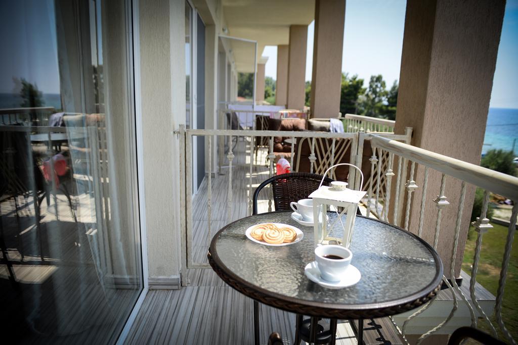 Crown Hotel เนอา สกีโอนี ภายนอก รูปภาพ