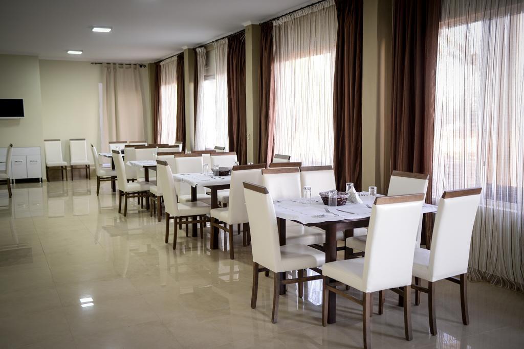 Crown Hotel เนอา สกีโอนี ภายนอก รูปภาพ