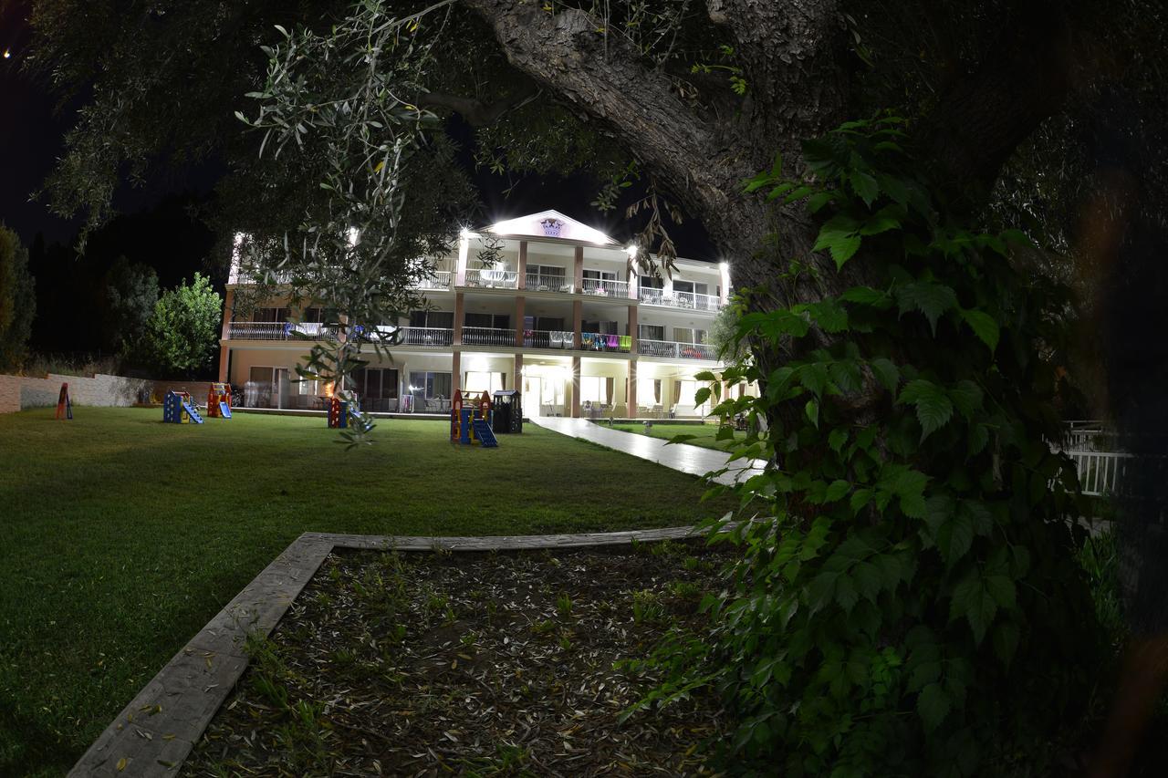 Crown Hotel เนอา สกีโอนี ภายนอก รูปภาพ